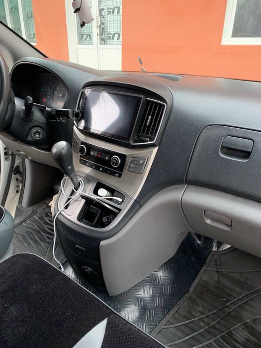 продам автомобиль Hundai H-1