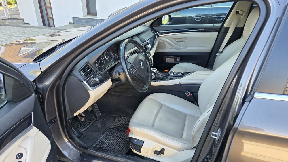BMW  520D  F11 .