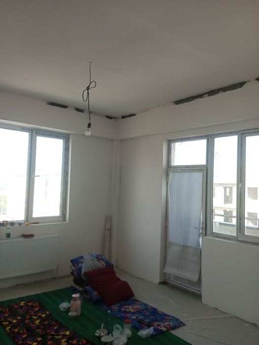 3 xonali uy 60 foyiz ishi boʻlgan ..ozgina oʻtadigan joyi bor .