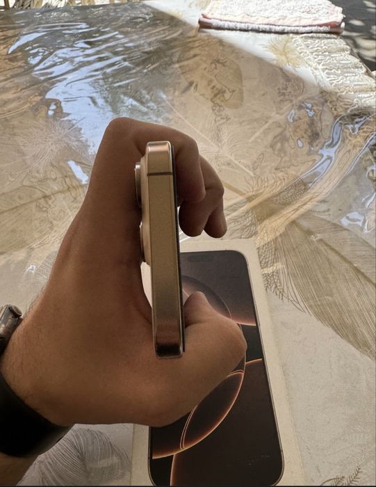 Iphone 16 pro desert