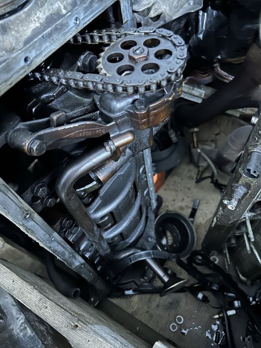 М52 кшм 2.8, маслянный насос, распредвалы, постели