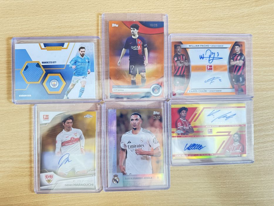 Футболни карти (Автографи / Части от Екипи / Номерирани)