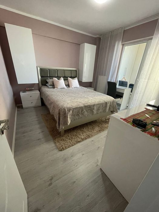 Închiriere apartament 3 camere