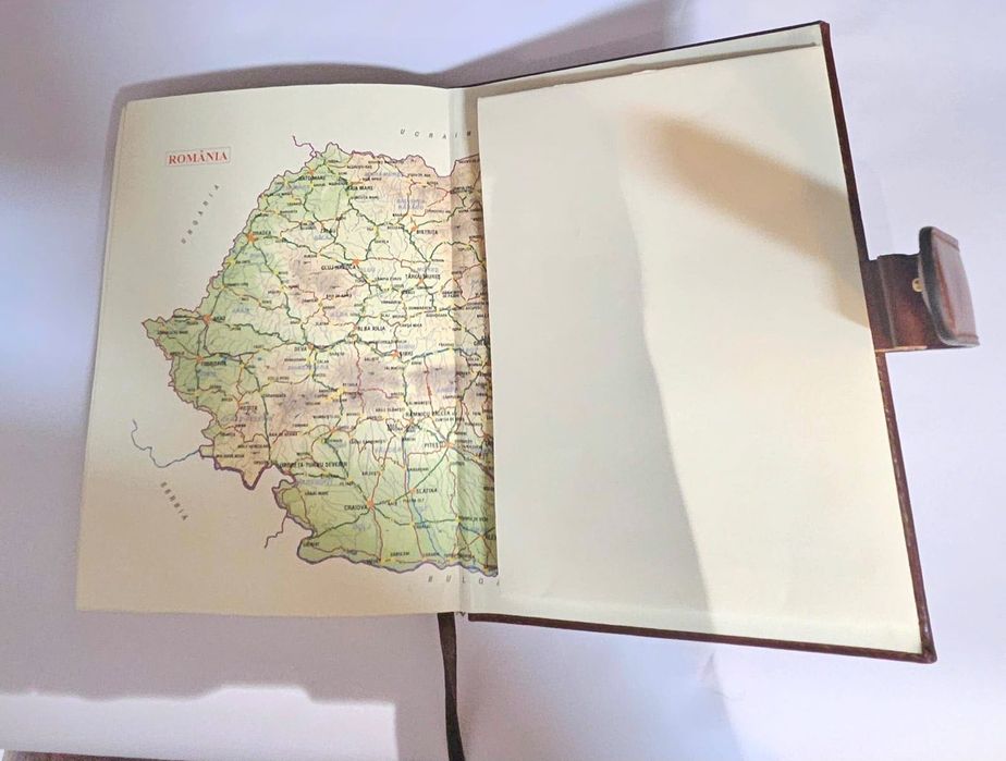 Agendă din piele maro - Eleganță și funcționalitate la superlativ!