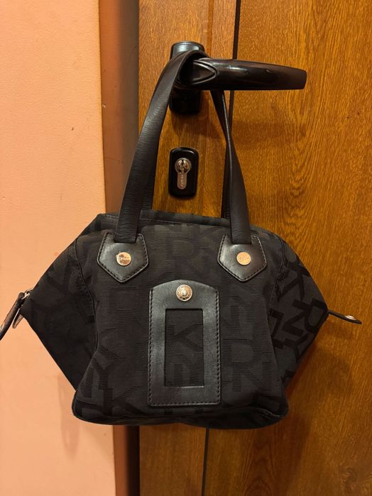 Дамска чанта DKNY