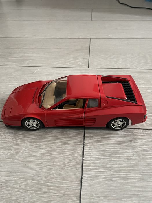 Ferrari Testarossa 1984, 1:18, metalic