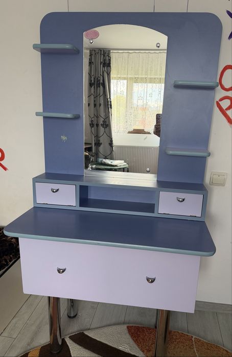 Set mobilier cameră tineret / adolescent