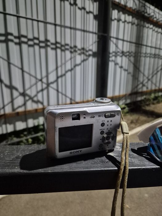 Продам Sony Cyber-shot DSC-S60