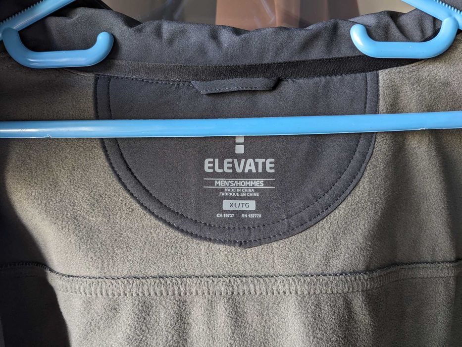 Geaca Softshell noua