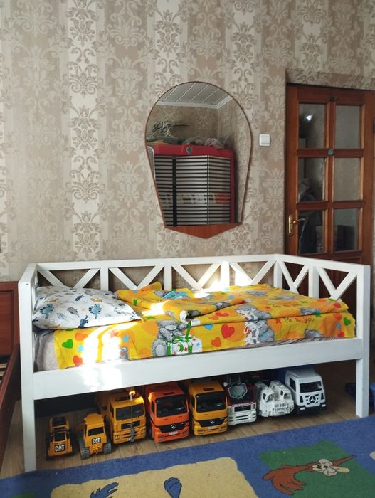 Продам кровать с матрасом  170см*90