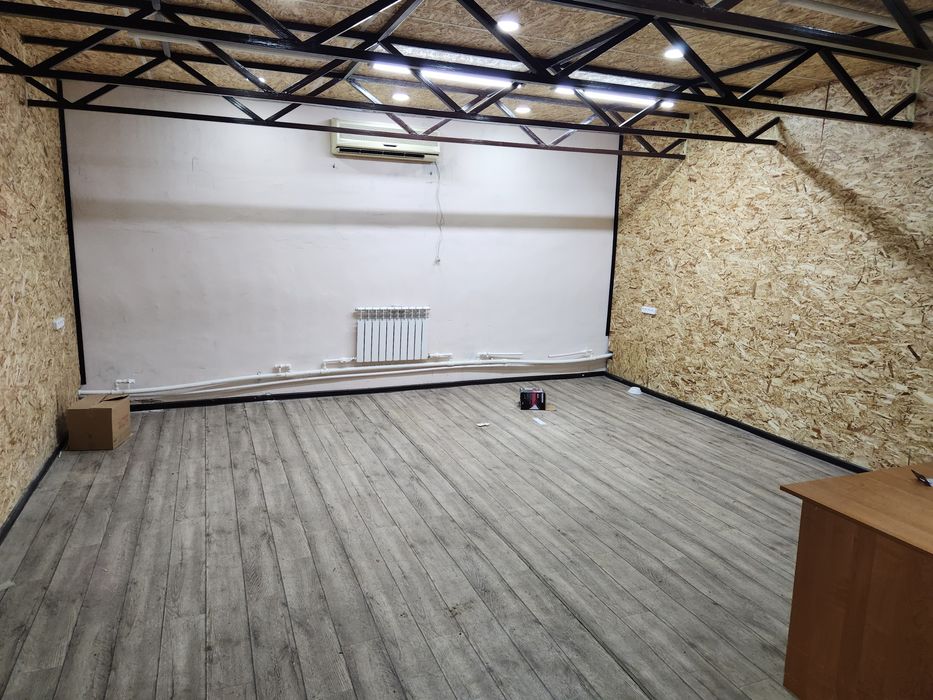 Продаю базу,  очень большая в центре города