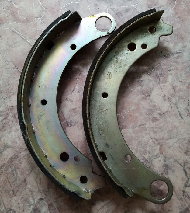 Тормозные колодки на Волгу Газ-21