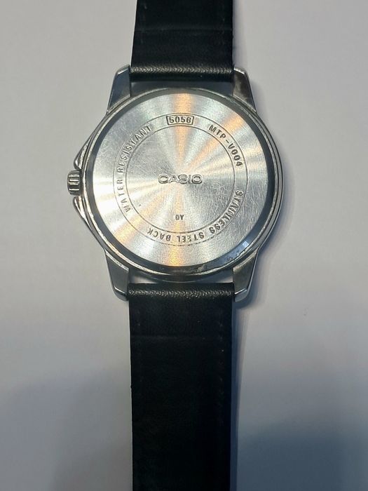 Наручные кварцевые часы CASIO