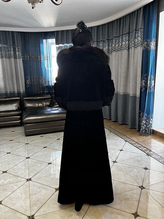 Продам шубу норковую