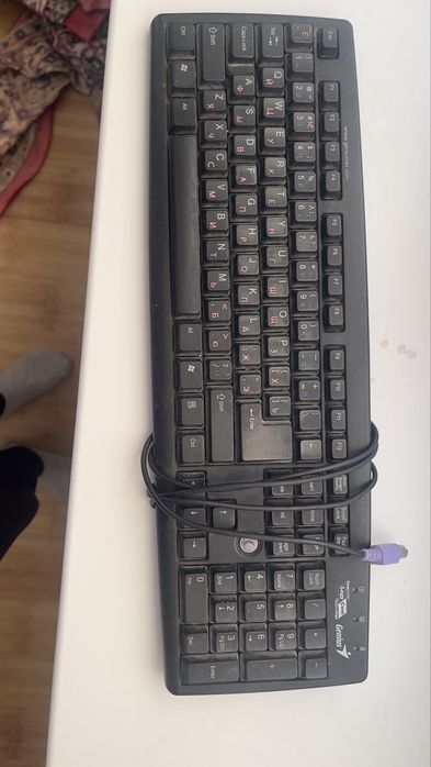 Продается монитор и клавиатура