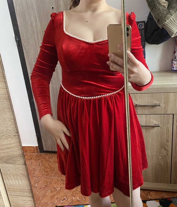 Rochie catifea cu perlute marime M maneca lunga craciun ocazie