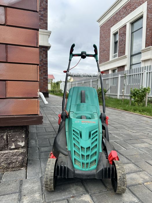 Газонокосилка БОШ