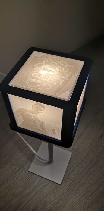 Veioza cub, cu poze printate 3D in relief, personalizata