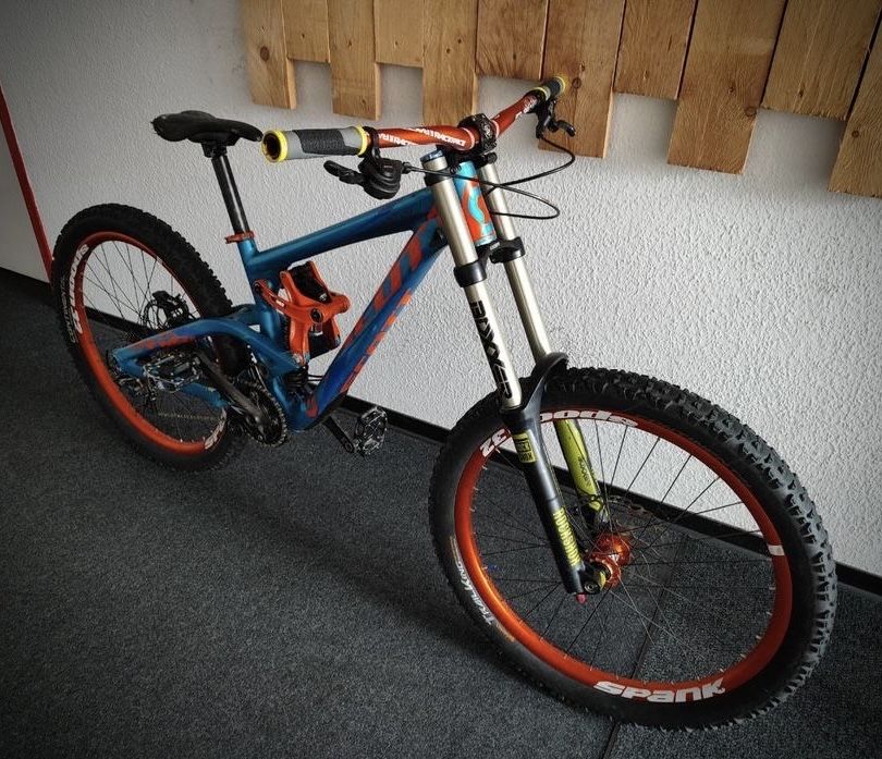 Bicicleta de downhill Scott Gambler