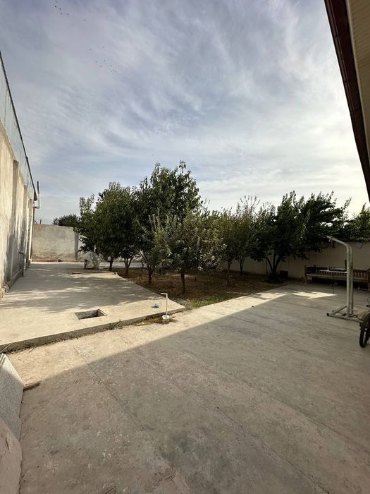 Hovli sotiladi Yangi Toshkent