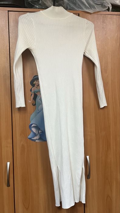 Продам платье белое, вечернее