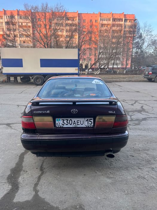 Тауота карина е