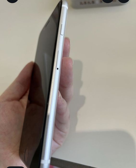 Продам айфон se 2022