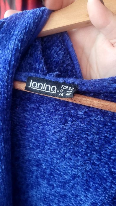 Cardigan tricotat cu glugă