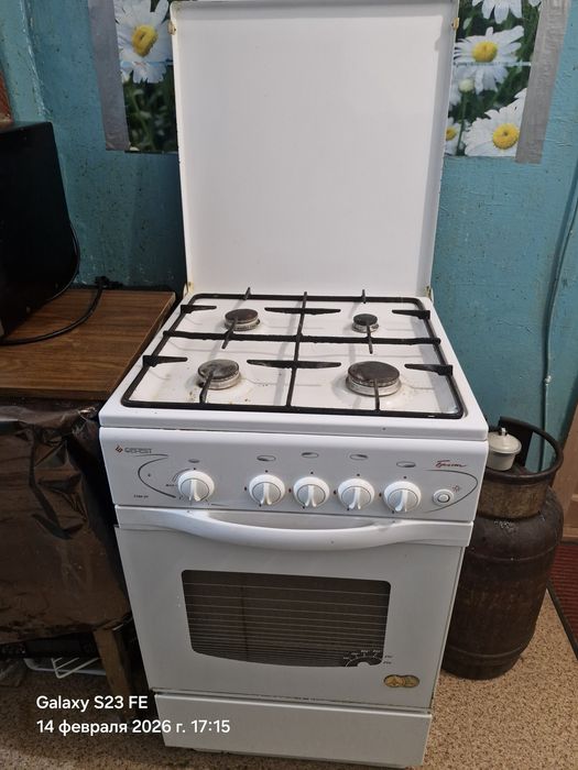 Продам газ плиту