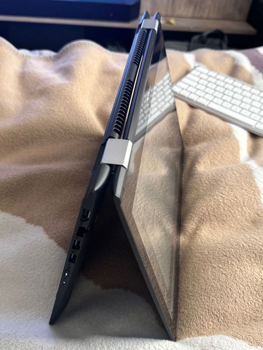 Lenovo Yoga 500 i3 8gb 256 SSD laptop cu touchscreen