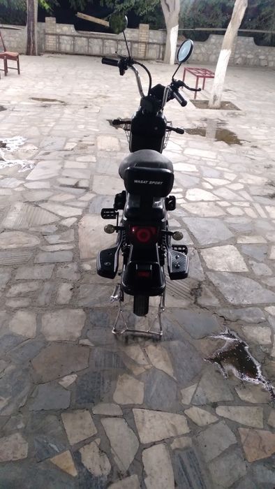 Elektr Skuter sotiladi