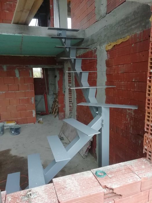 Изработка на метални стълби