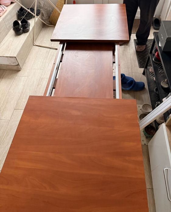 Дървена маса нова