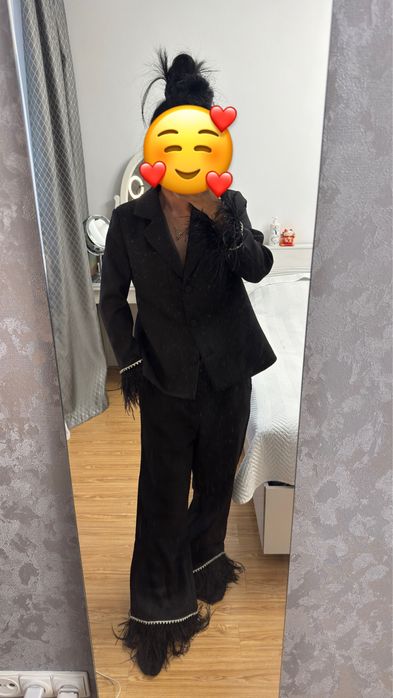 Одежда новая заряжена на любовь.