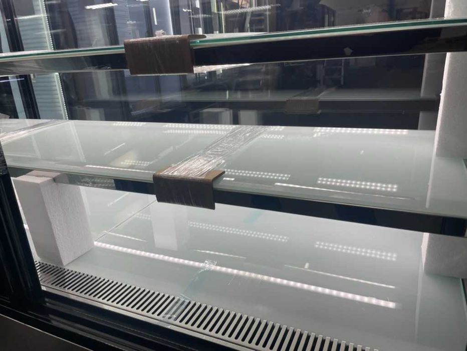 Vitrina Frigorifica pentru Prajituri Malmo INOX 150cm / Danemarca/ NOU