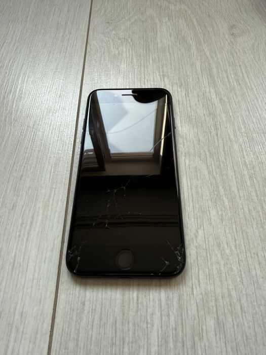 Iphone 7 32гб в хорошем состоянии