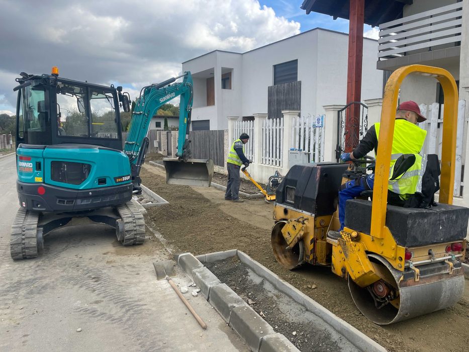 Inchiriez Miniexcavator Bobcat Cilindru compactor Transport agregate