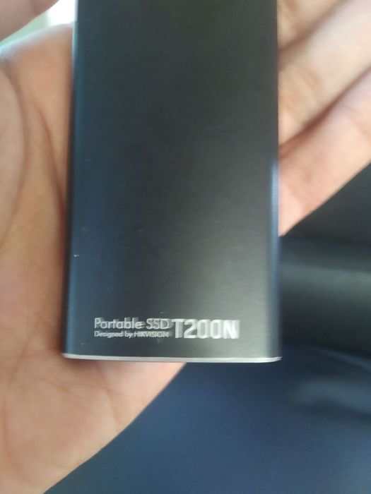 Fleshka 1 tr ssd sotiladi