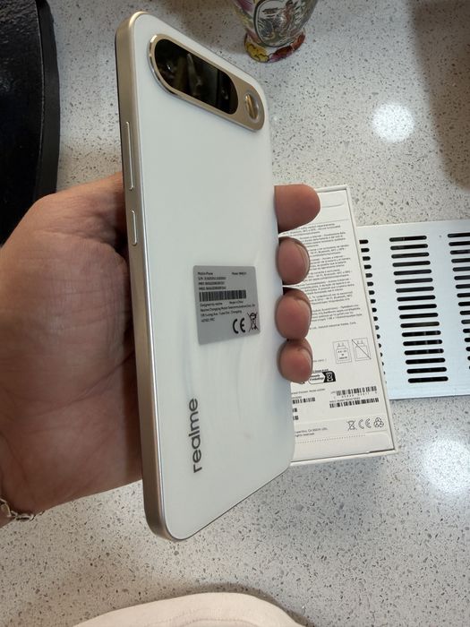 Realme 16 Nou, 8gb ram, 256gb nou