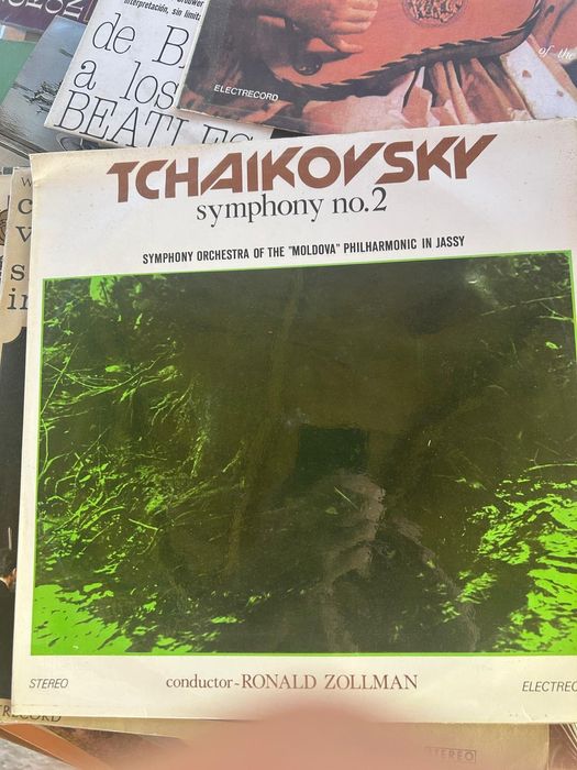 Vând discuri de vinil