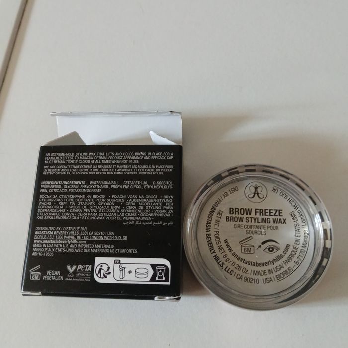 Ceara sprancene Anastasia