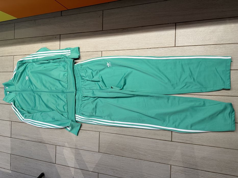 Trening Adidas Firebird mărime XL - este nou si original