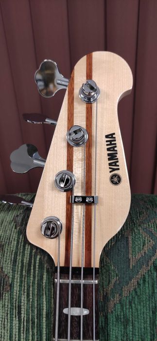 Бас китара YAMAHA BB 1024