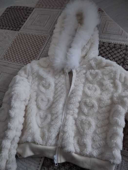 Детско плушено горнище за момиче!