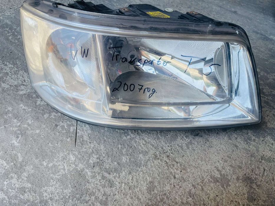 Десен фар за VW Transporter T5 (2007)г.