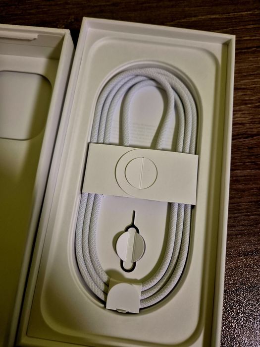 Iphone 16 pro 256 white titanium