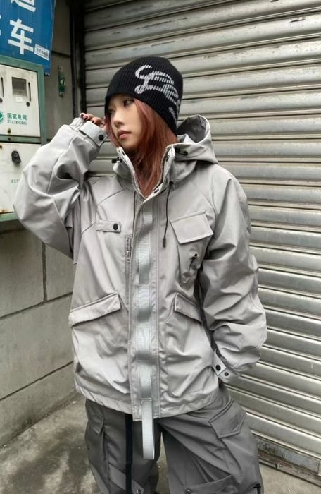 Продам молодёжную ветровку