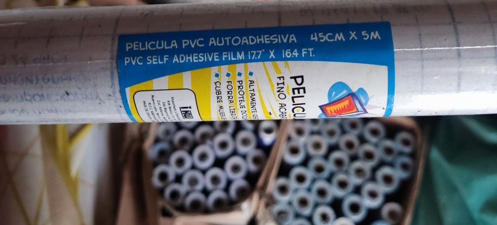 Самозалепващо фолио