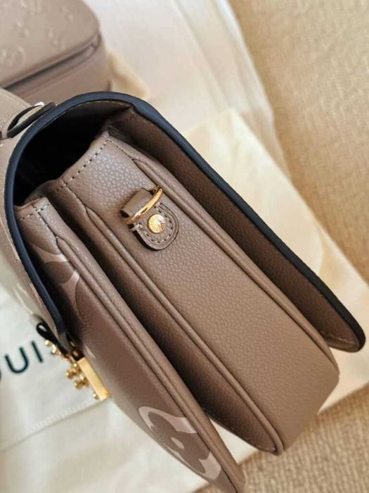 Geanta de mana dama Louis Vuitton 0130.64