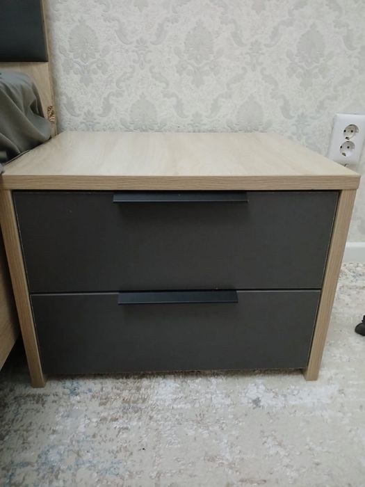 Продам комод и 2 маленькие тумбочки